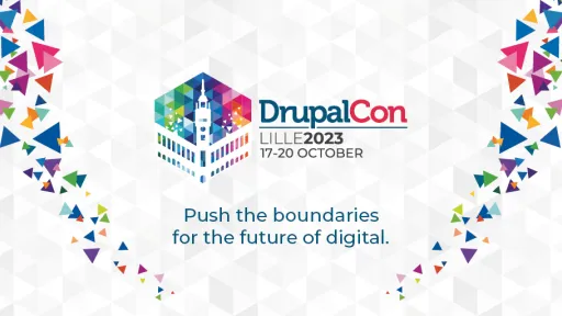 Logo DrupalCon avec motifs triangulaires colorés autour.
