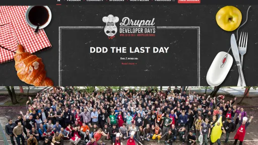 Chipway participe aux Drupal Developer Days Montpellier 2015. Bannière de conférence Drupal Developer, foule en réunion en bas.